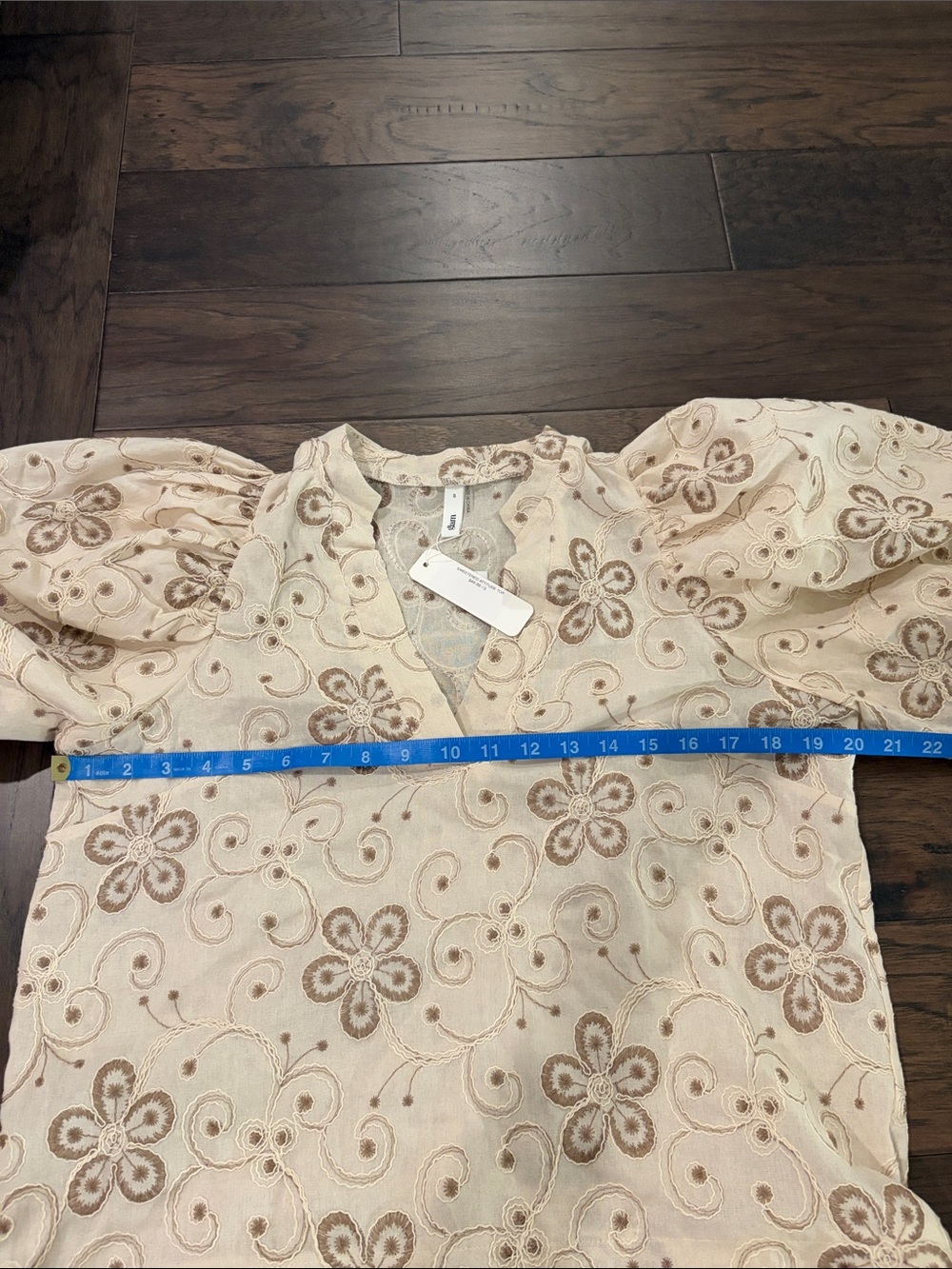 New With Tags Glam Embroidered Detail Puff Sleeve Neutral Top Sz S - Picture 7 of 8